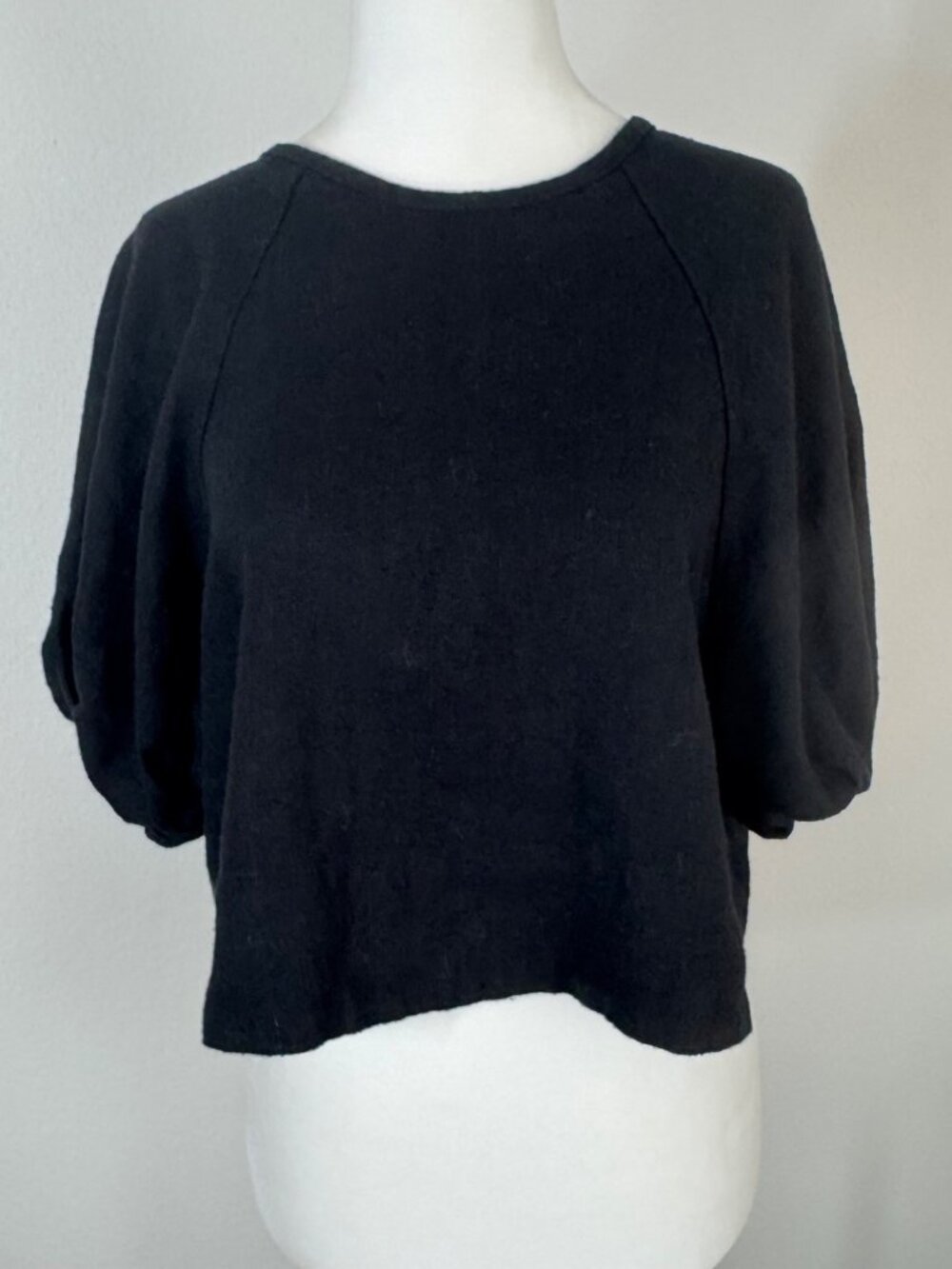 House Of Harlow 1960 Top Black Cropped Puff Sleeve Sz XS Keyhole Back